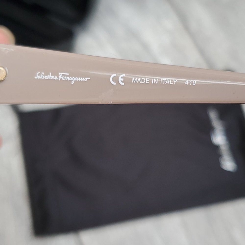 Salvatore ferragamo oversized sunglasses - Picture 2 of 8
